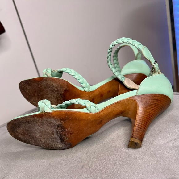 Vintage Moschino Cheap and Chic Made In Italy Blue Braided Leather Pump Heels - Picture 5 of 9